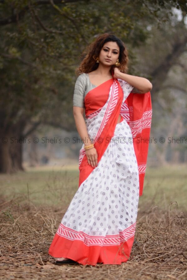 Shelis Hand Block Printed White Cotton Saree with Red Border - Image 2