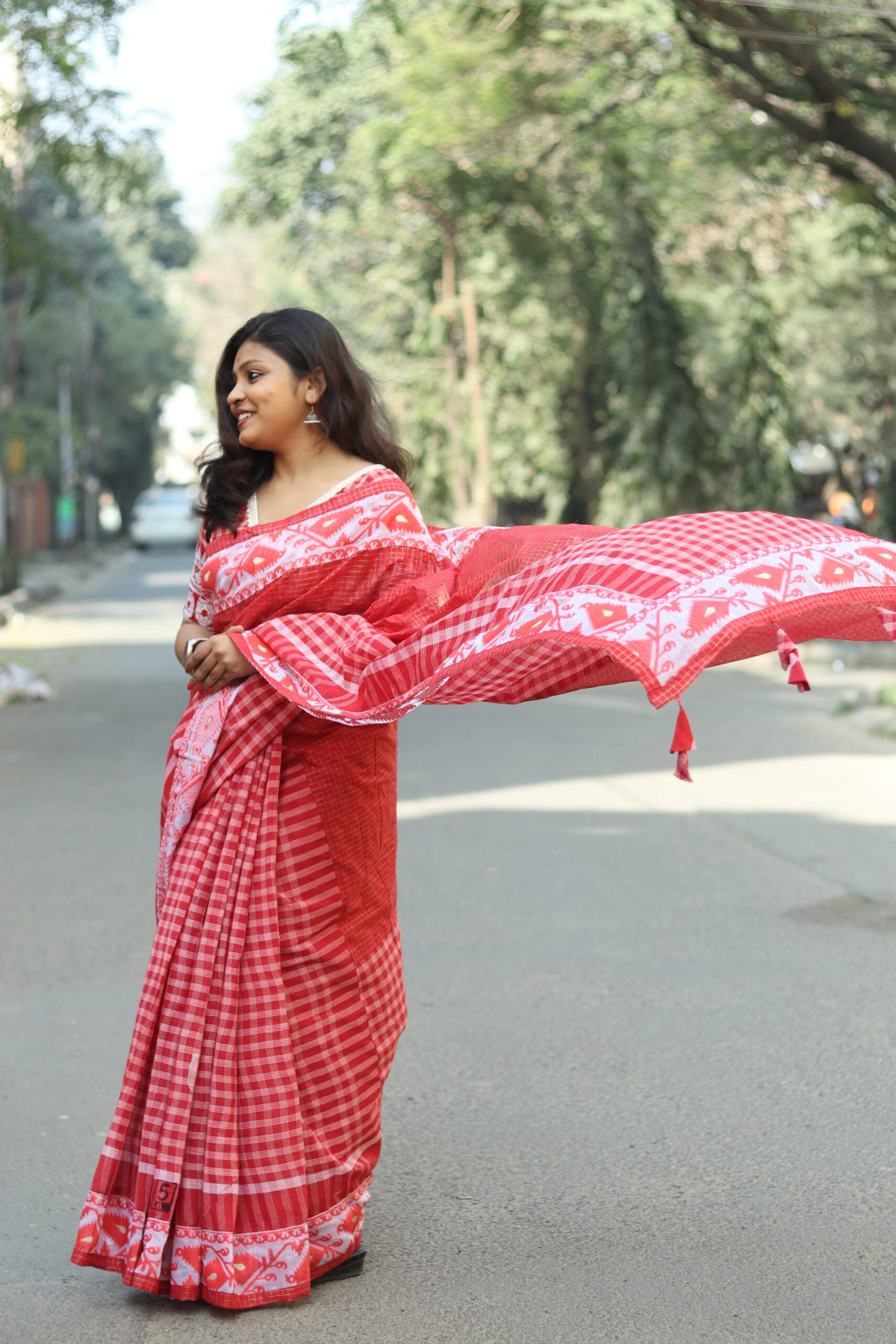 The Jamdani Border Gamcha Fusion Saree - Image 6